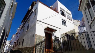 0278, Salobrena. Village House with Sea Views and four bedrooms
